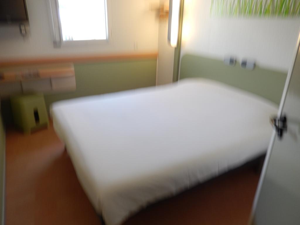 Ibis Budget Pau Est Buitenkant foto