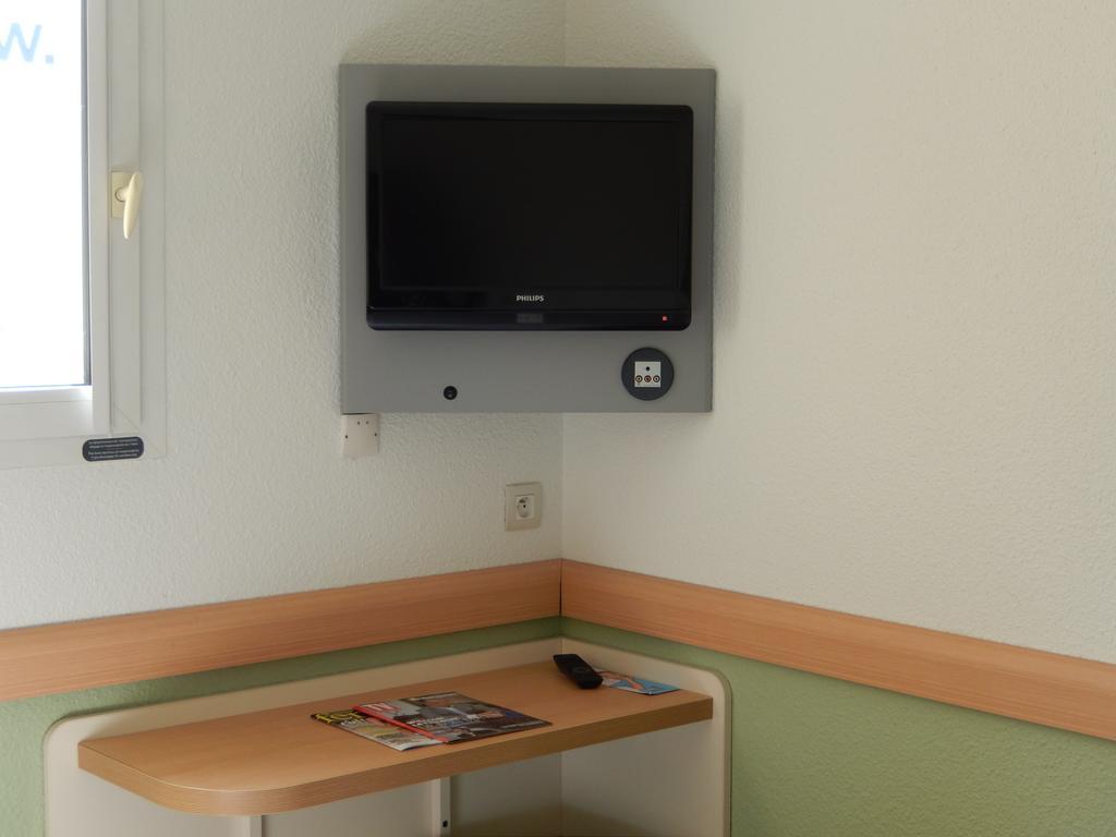 Ibis Budget Pau Est Kamer foto