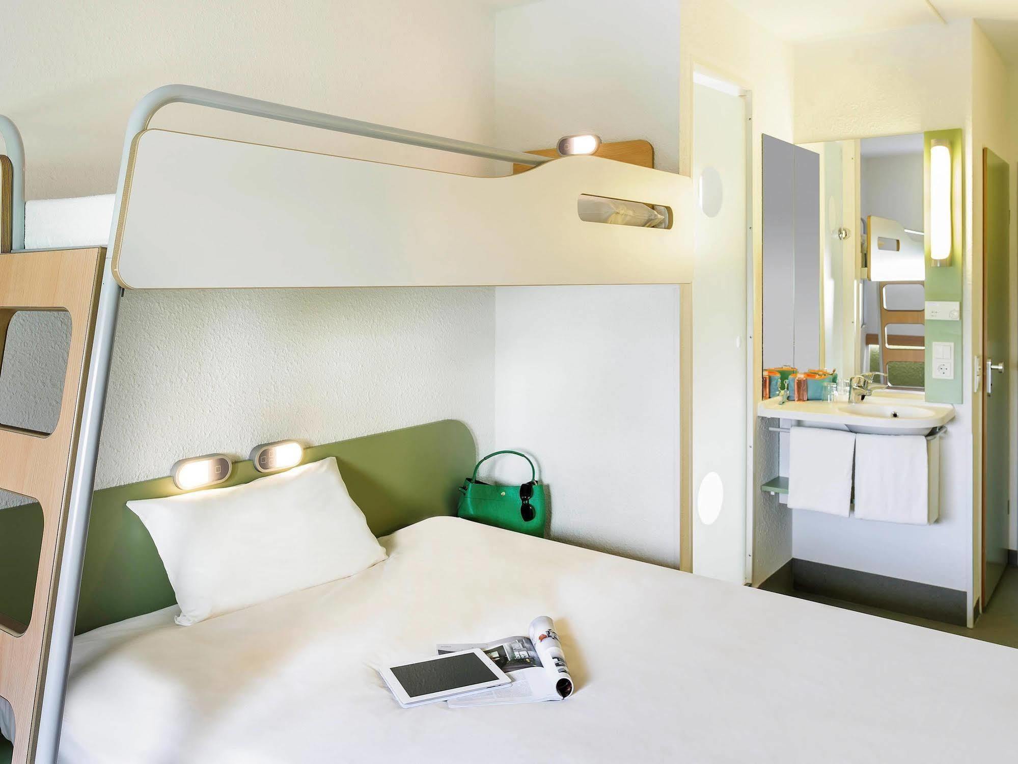 Ibis Budget Pau Est Buitenkant foto
