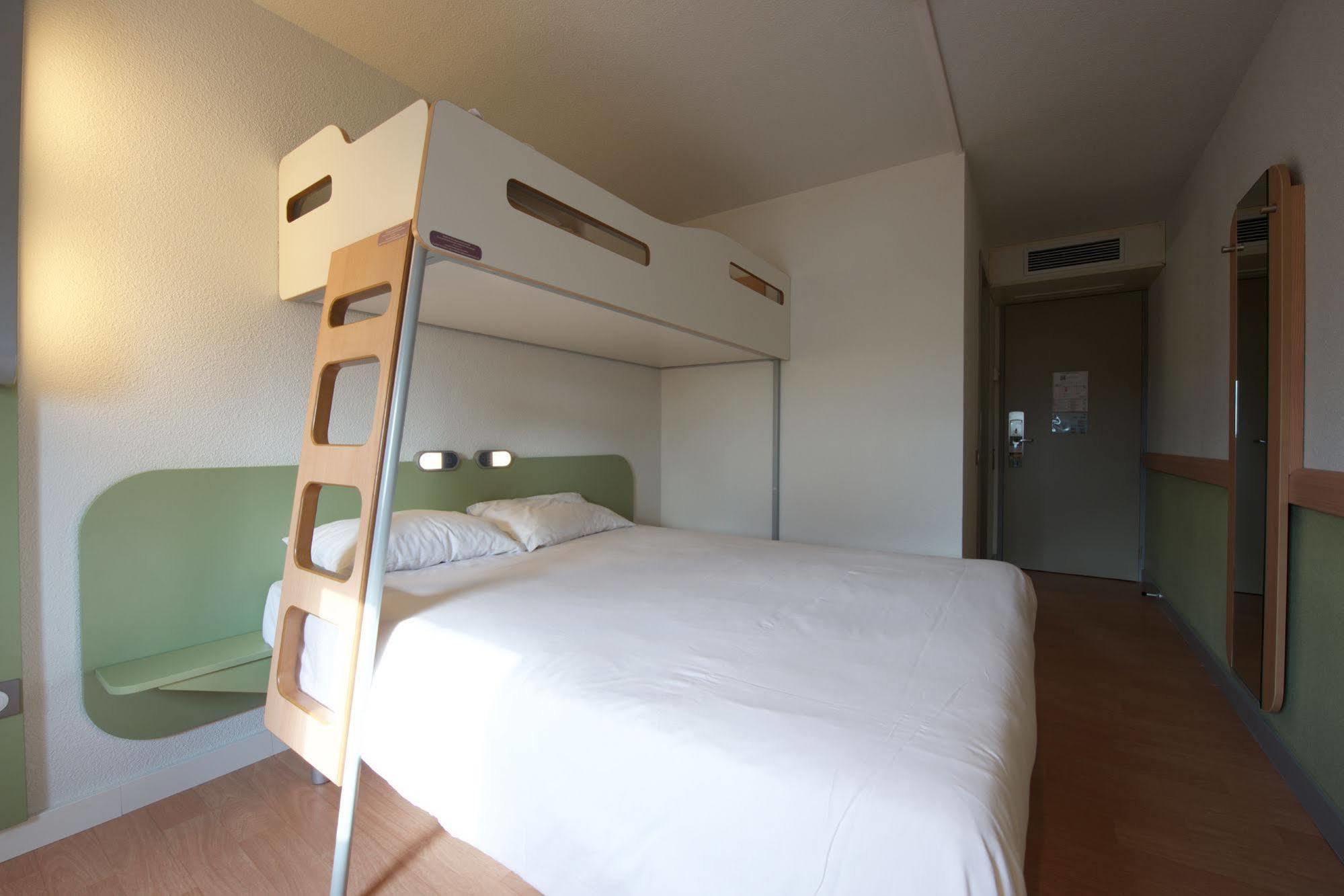 Ibis Budget Pau Est Buitenkant foto