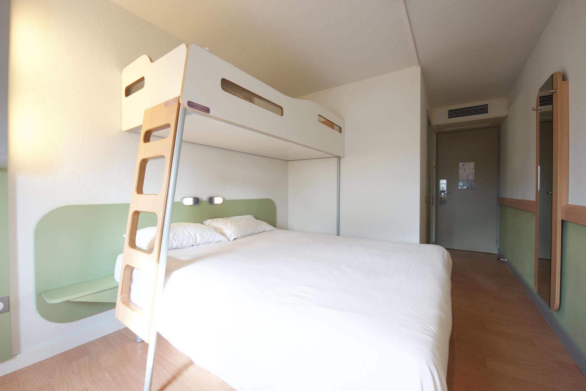 Ibis Budget Pau Est Buitenkant foto