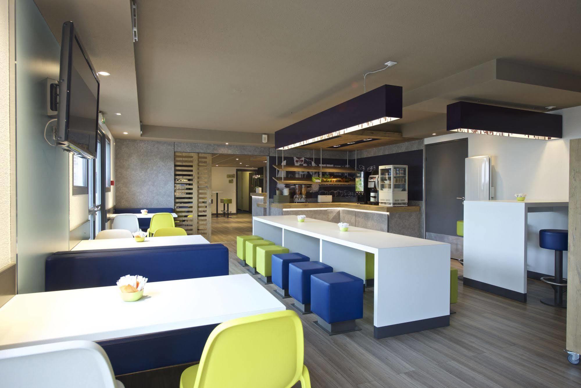 Ibis Budget Pau Est Buitenkant foto