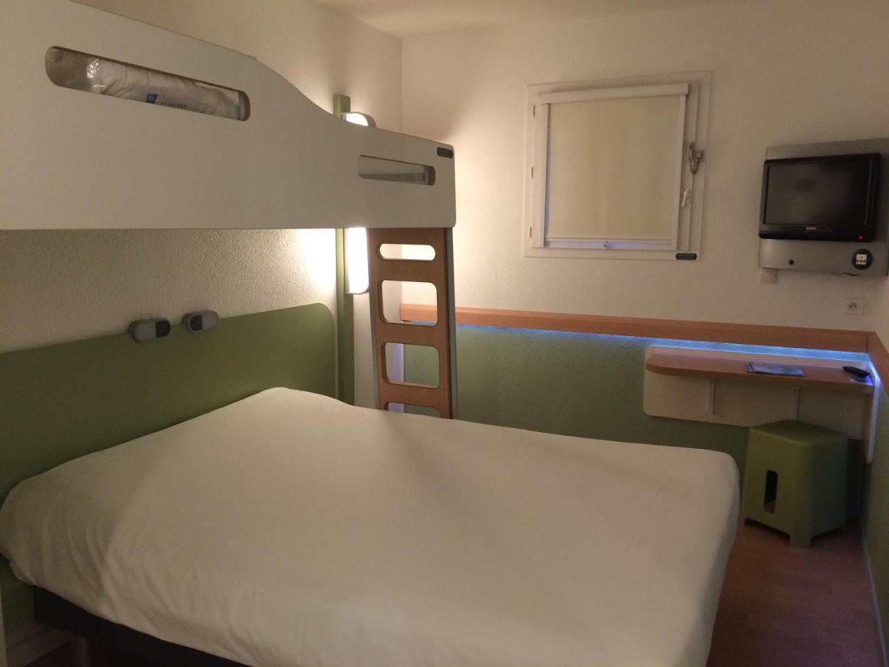 Ibis Budget Pau Est Buitenkant foto