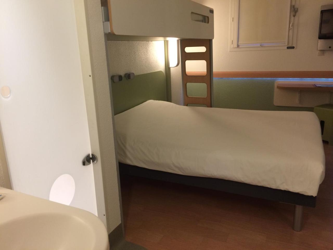 Ibis Budget Pau Est Buitenkant foto